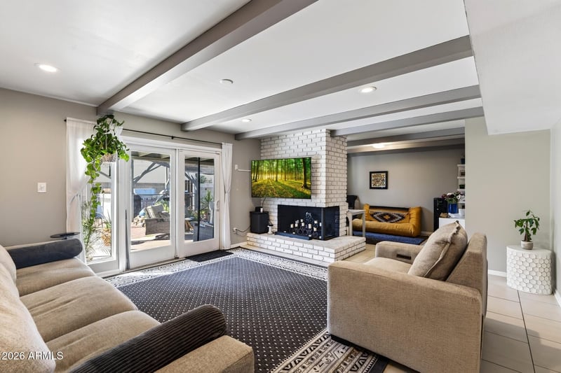 131 E Riviera Dr, Tempe, AZ 85282