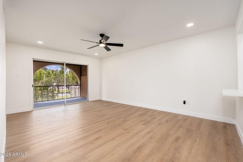 131 N Higley Rd #215, Mesa, AZ 85205