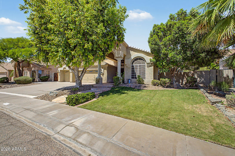 1310 Amberwood Dr, Phoenix, AZ 85045