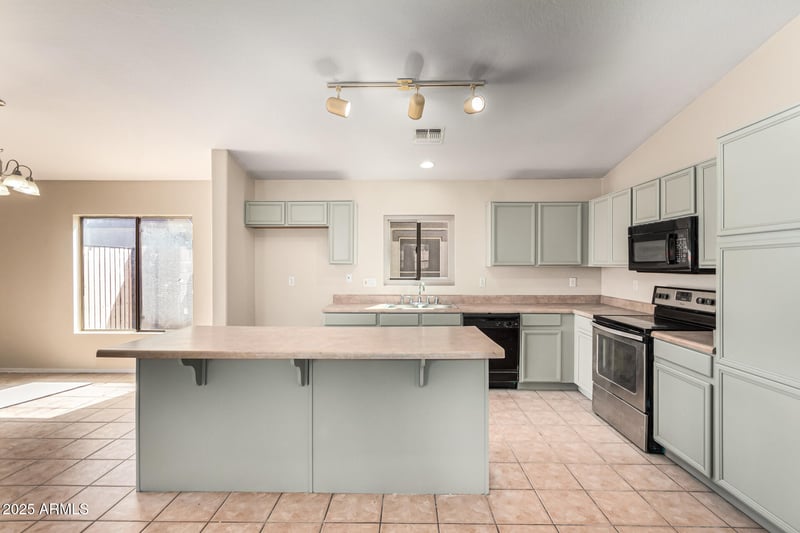 13117 127th Ln, El Mirage, AZ 85335