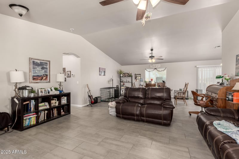 13118 210th Dr, Buckeye, AZ 85326