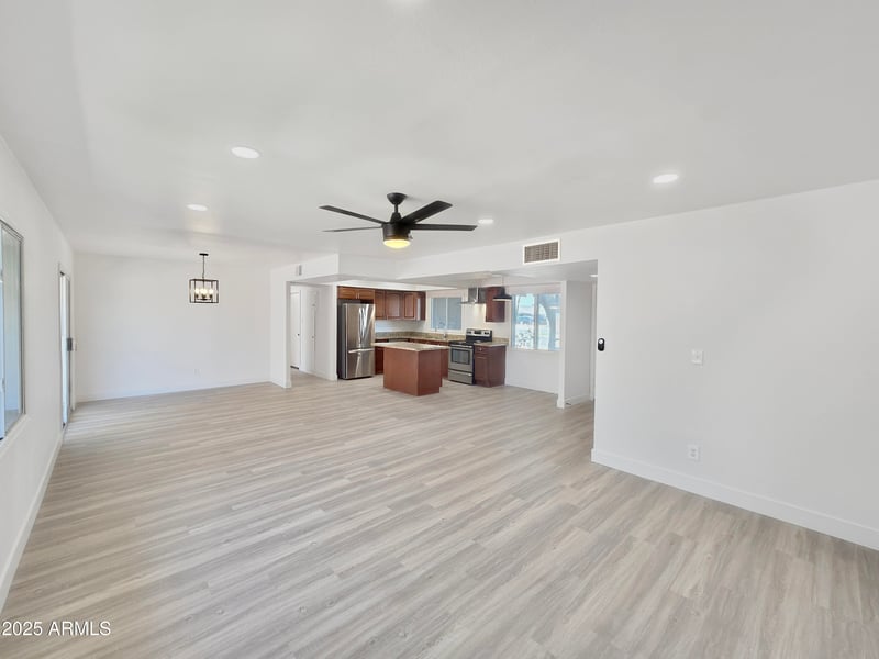 13121 21st Dr, Phoenix, AZ 85029