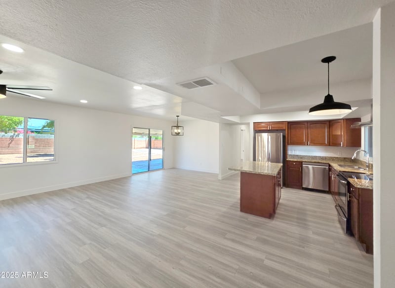 13121 21st Dr, Phoenix, AZ 85029