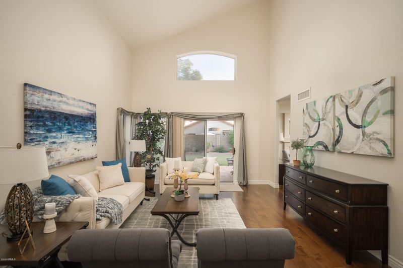 1313 E Angela Dr, Phoenix, AZ 85022