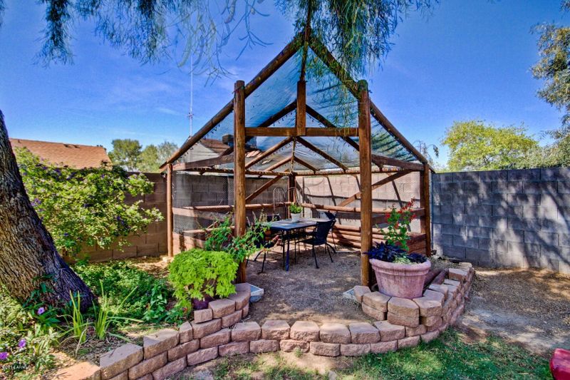 1313 E Topeka Dr, Phoenix, AZ 85024