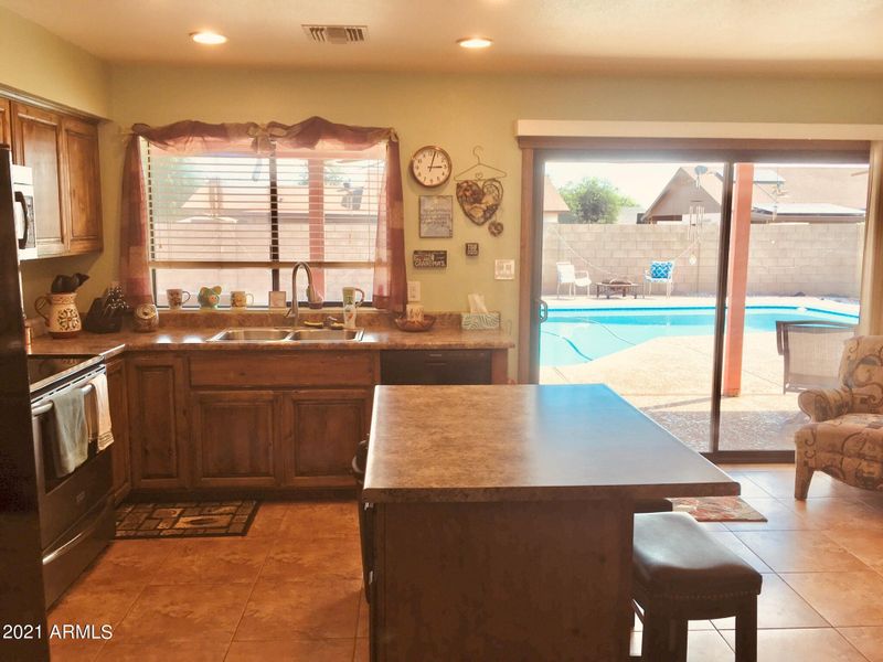 1313 W Behrend Dr, Phoenix, AZ 85027