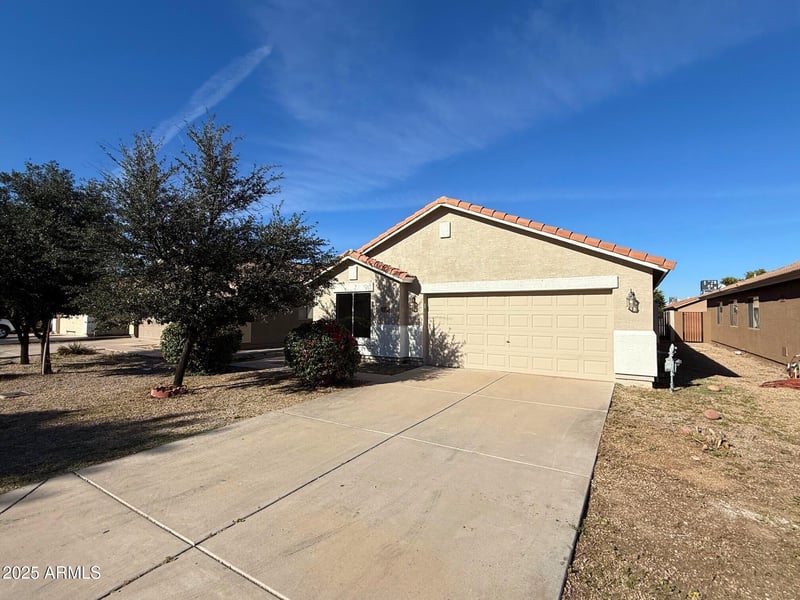 1316 Vernoa St, San Tan Valley, AZ 85140