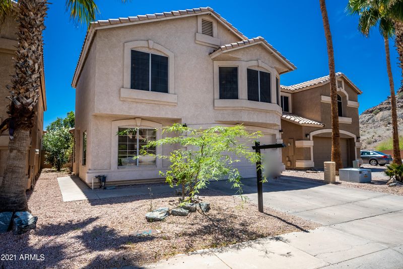 1317 E Thunderhill Pl, Phoenix, AZ 85048
