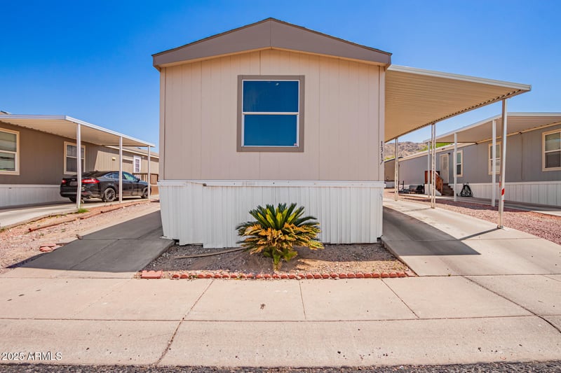1317 Summerside Rd, Phoenix, AZ 85041
