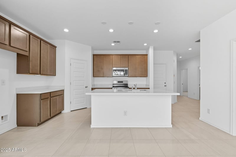 1318 215th Ln, Buckeye, AZ 85326