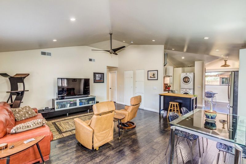 1318 E Almeria Rd, Phoenix, AZ 85006