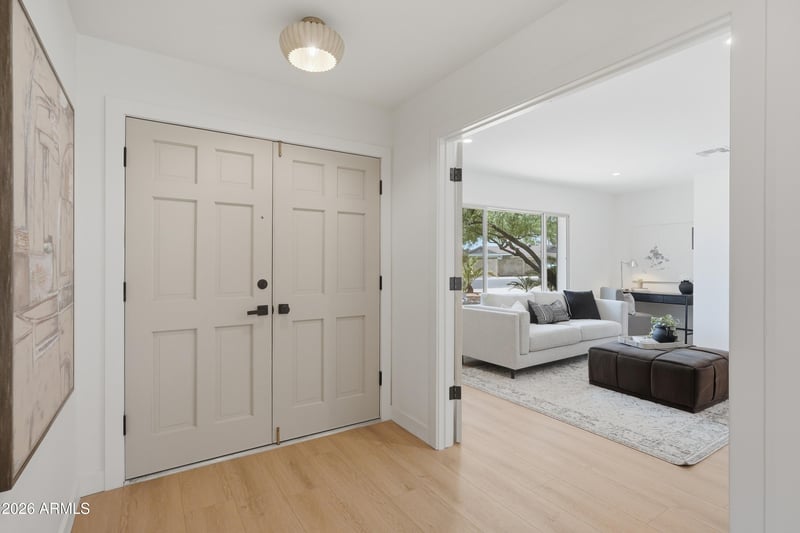 1318 E La Jolla Dr, Tempe, AZ 85282