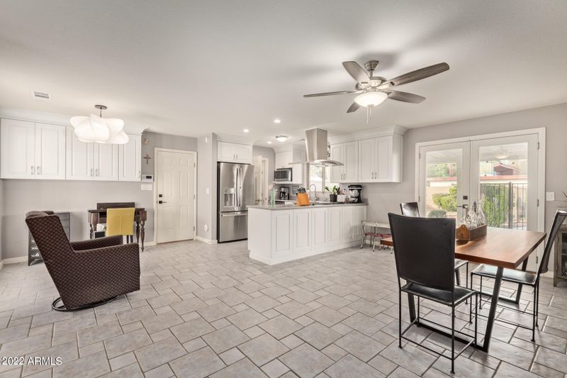1318 W Nopal Ave, Mesa, AZ 85202