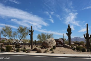 1319 Chatsworth St, Mesa, AZ 85207