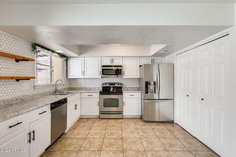 1319 N 44th St, Phoenix, AZ 85008