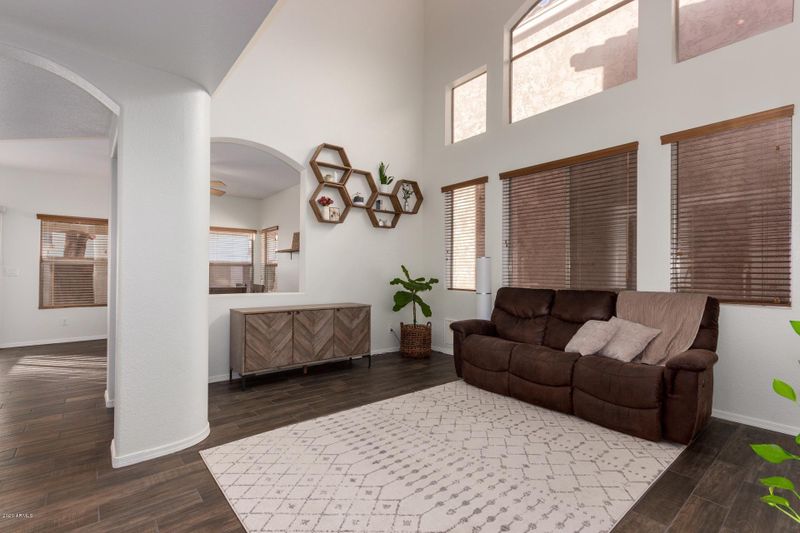 1319 W Wahalla Ln, Phoenix, AZ 85027