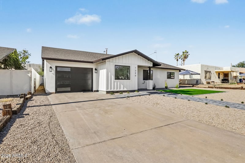 1320 Winter Dr, Phoenix, AZ 85020