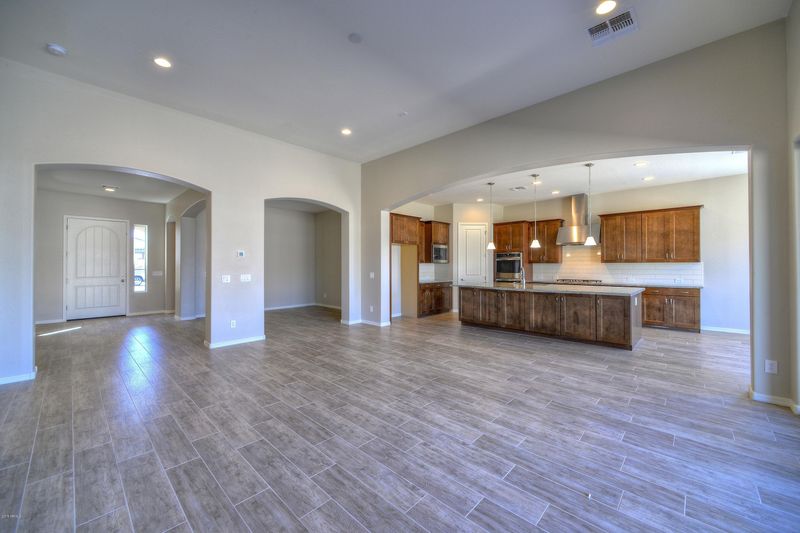 1320 N 102nd St, Mesa, AZ 85207