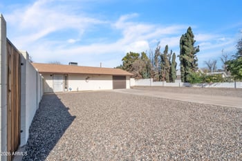 13201 64th Dr, Glendale, AZ 85304