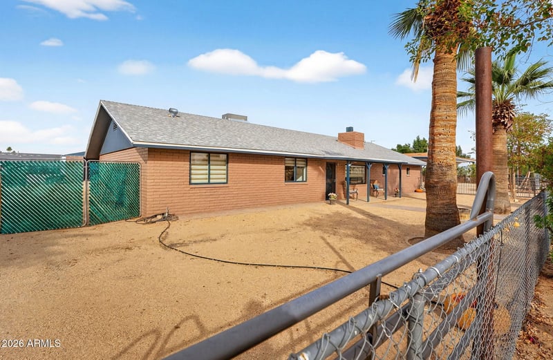 13202 Ocotillo Rd, Glendale, AZ 85307