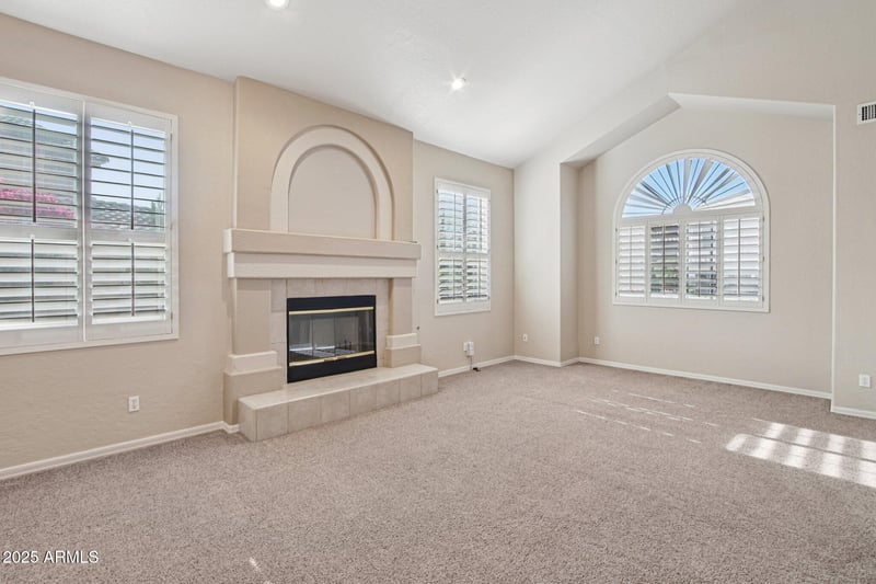1321 E Desert Flower Ln, Phoenix, AZ 85048