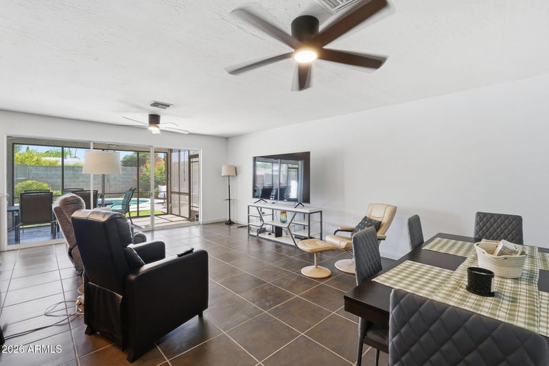 1321 E Earll Dr, Phoenix, AZ 85014