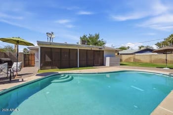1321 Earll Dr, Phoenix, AZ 85014