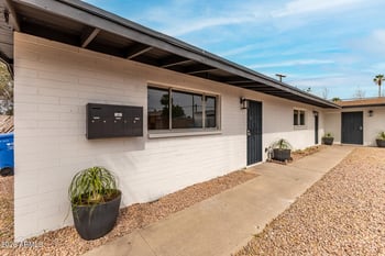1321 N 48th Pl, Phoenix, AZ 85008