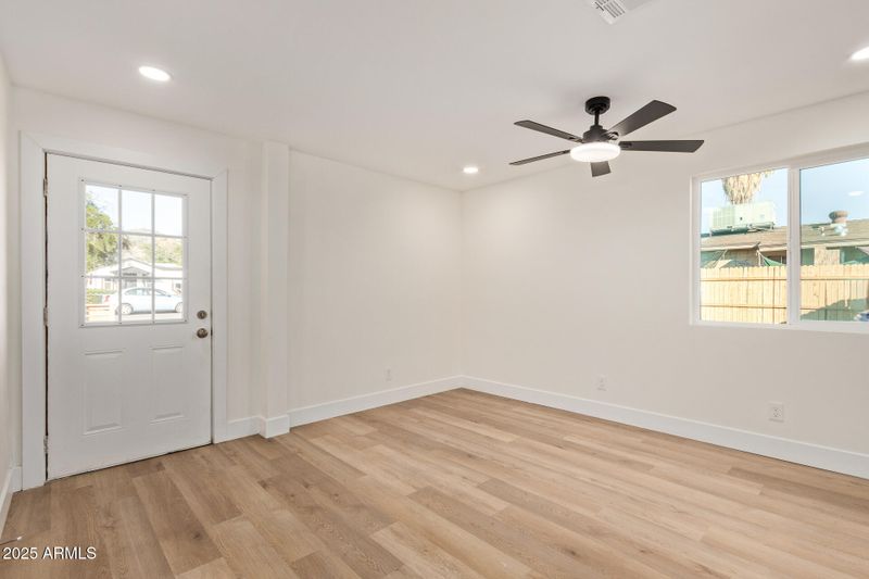 1321 W Mountain View Rd, Phoenix, AZ 85021