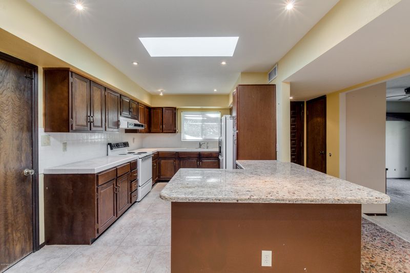 13211 N 8th Ave, Phoenix, AZ 85029