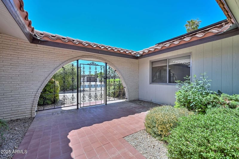 13215 Lakeforest Dr, Sun City, AZ 85351