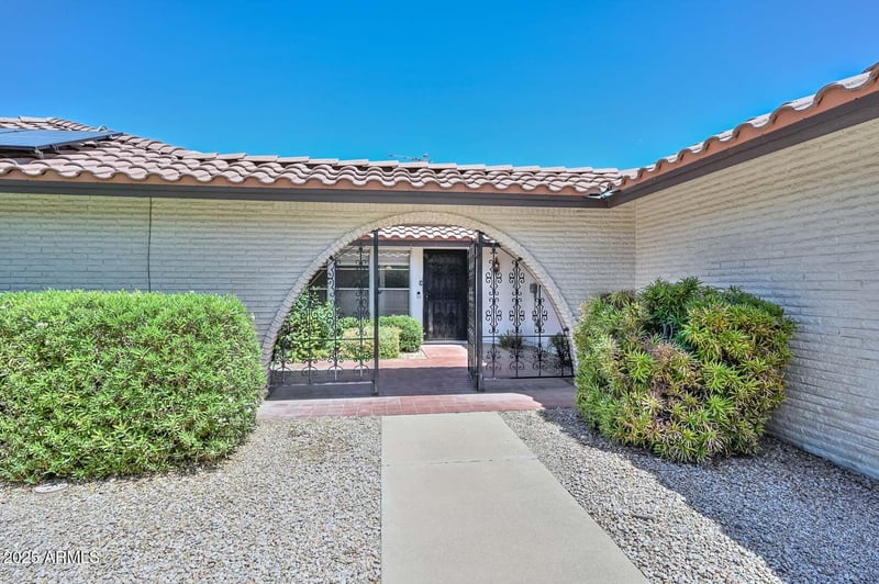 13215 Lakeforest Dr, Sun City, AZ 85351