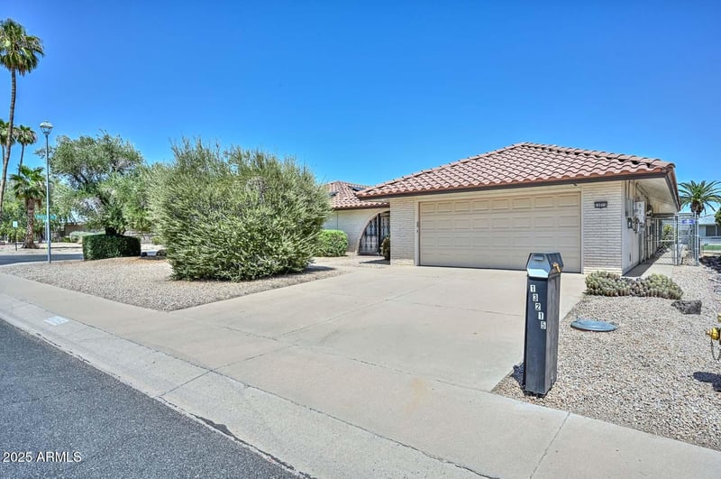 13215 Lakeforest Dr, Sun City, AZ 85351