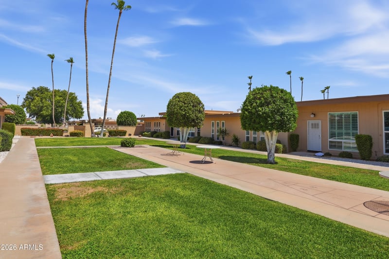 13216 N 99th Dr, Sun City, AZ 85351