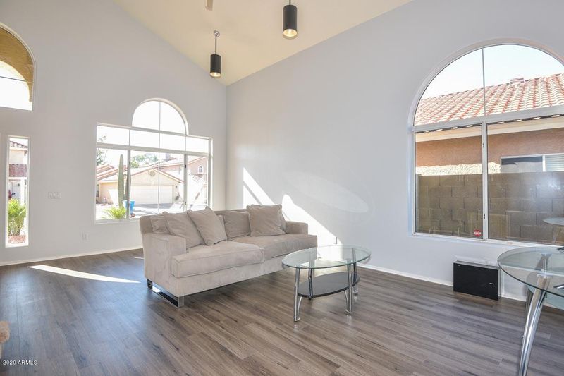 1322 E Muriel Dr, Phoenix, AZ 85022