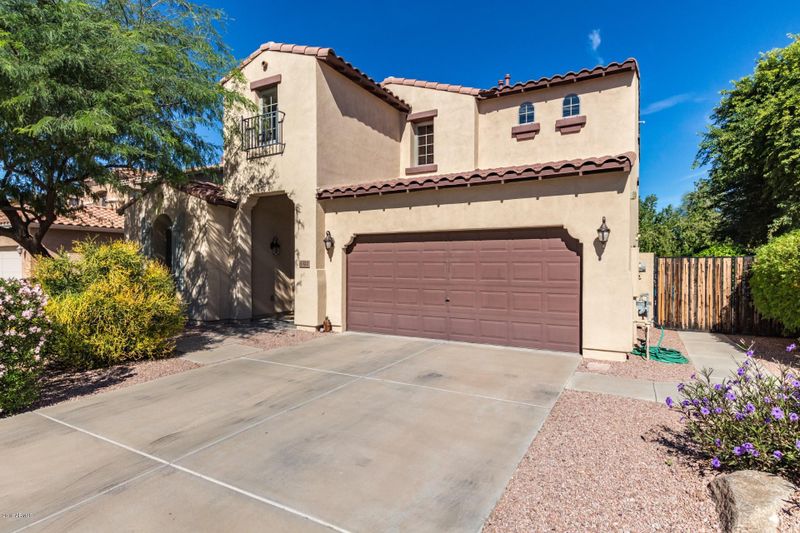 1322 E Strawberry Dr, Gilbert, AZ 85298