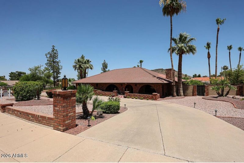 1322 Aster Dr, Phoenix, AZ 85029