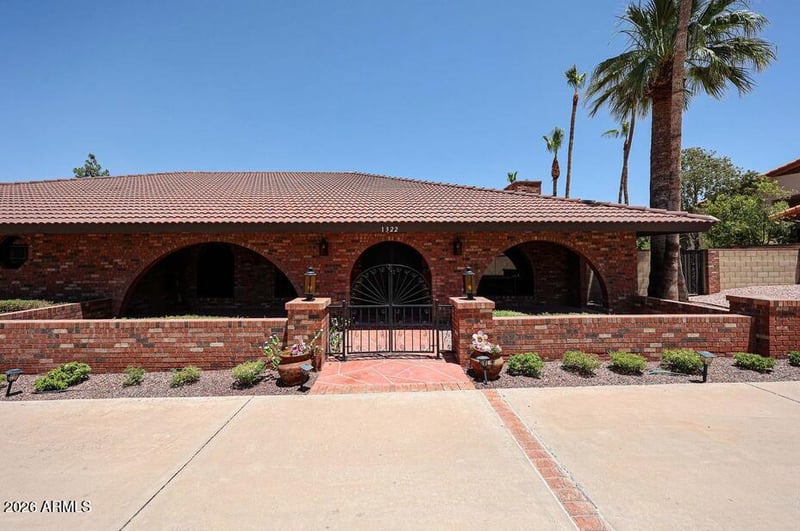 1322 Aster Dr, Phoenix, AZ 85029