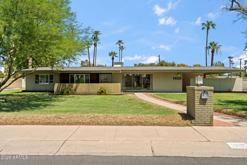 1322 W Frier Dr, Phoenix, AZ 85021