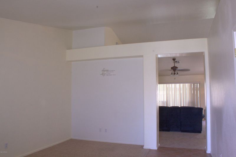 1322 W Wagoner Rd, Phoenix, AZ 85023
