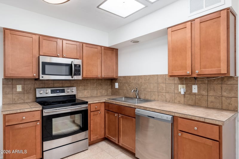 13221 110th Ave, Sun City, AZ 85351