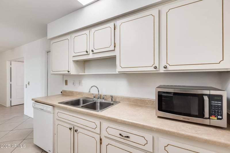 13222 99th Dr, Sun City, AZ 85351