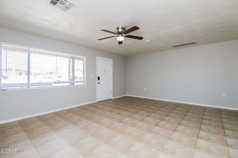 1323 E Carol Ave, Phoenix, AZ 85020