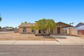 1323 W Morrow Dr, Phoenix, AZ 85027