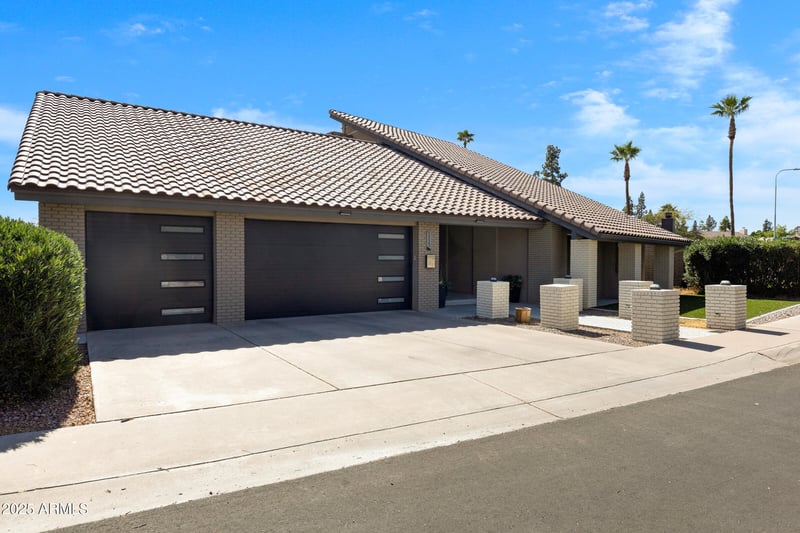 1323 Whalers Way, Tempe, AZ 85283