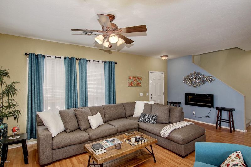 1324 E Dunbar Dr, Phoenix, AZ 85042
