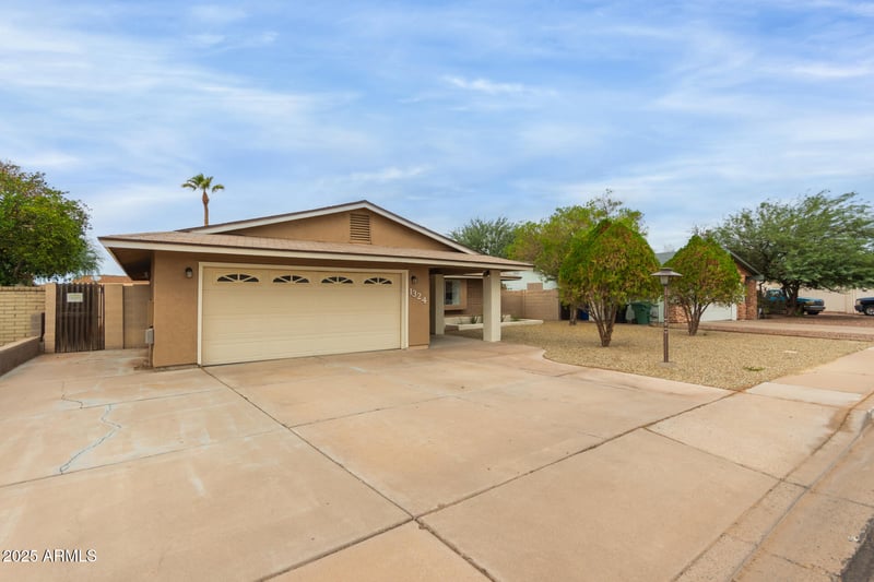 1324 Forge Ave, Mesa, AZ 85204