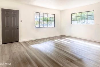 1324 Hall St, Tempe, AZ 85281