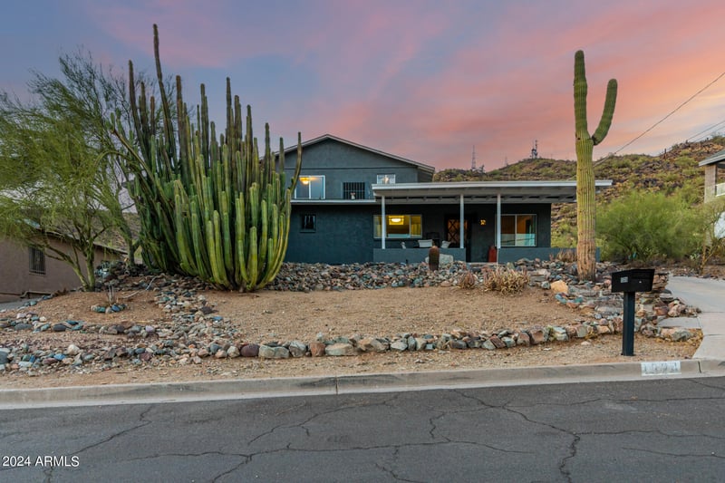 1324 W Shangri La Rd, Phoenix, AZ 85029