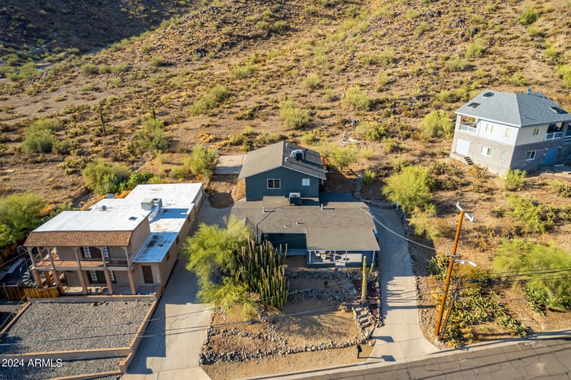 1324 W Shangri La Rd, Phoenix, AZ 85029
